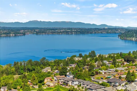 $695,000 | 2147 Northeast 12th Street, Renton, WA 98056