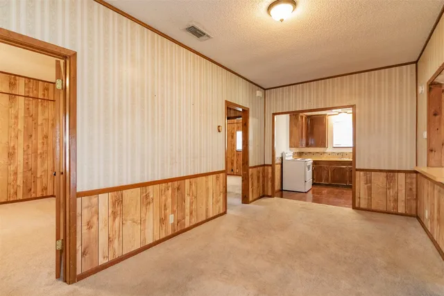 $1,500 | 105 East Evans Street, Leander, TX 78641