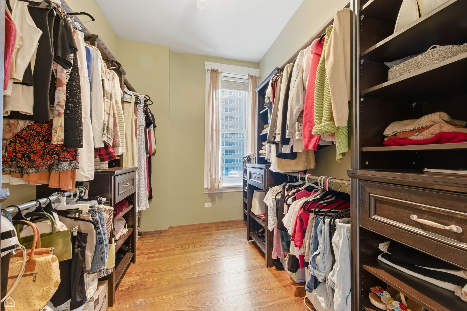 628 West Sheridan Road, Unit 3E Chicago, IL 60613 - Photo 12 of 22 Gallery Image 12
