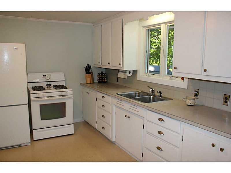 27 Dunstan Landing Road Scarborough, ME 04074 - Photo 8 of 17 Kitchen.