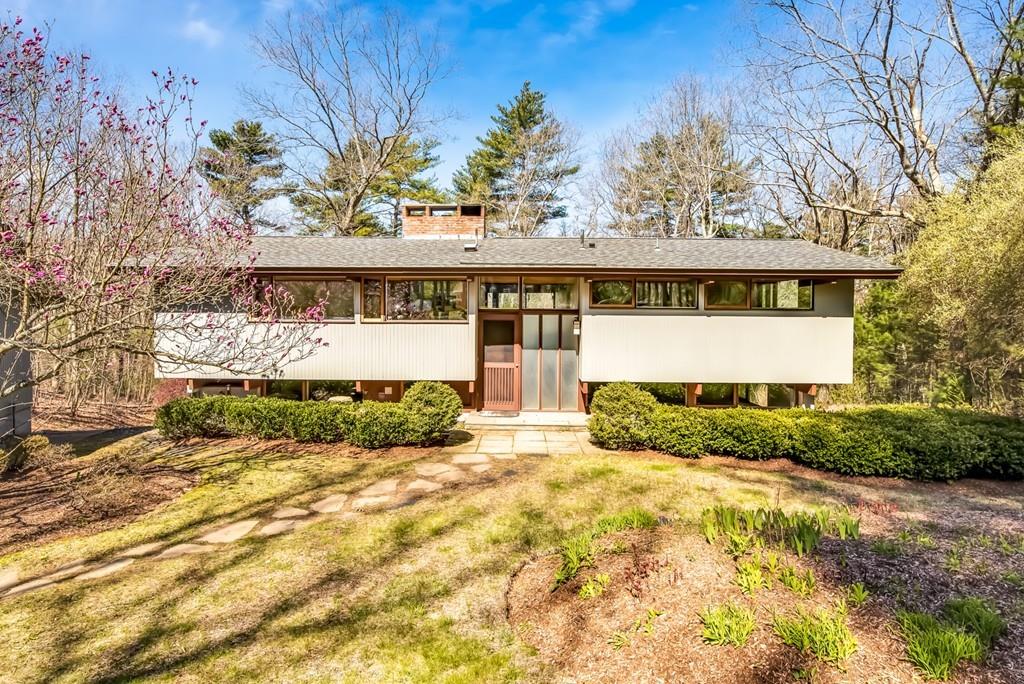 30 Stoney Brook Road Sherborn, MA 01770 - Photo 3 of 40 Gallery Image 3
