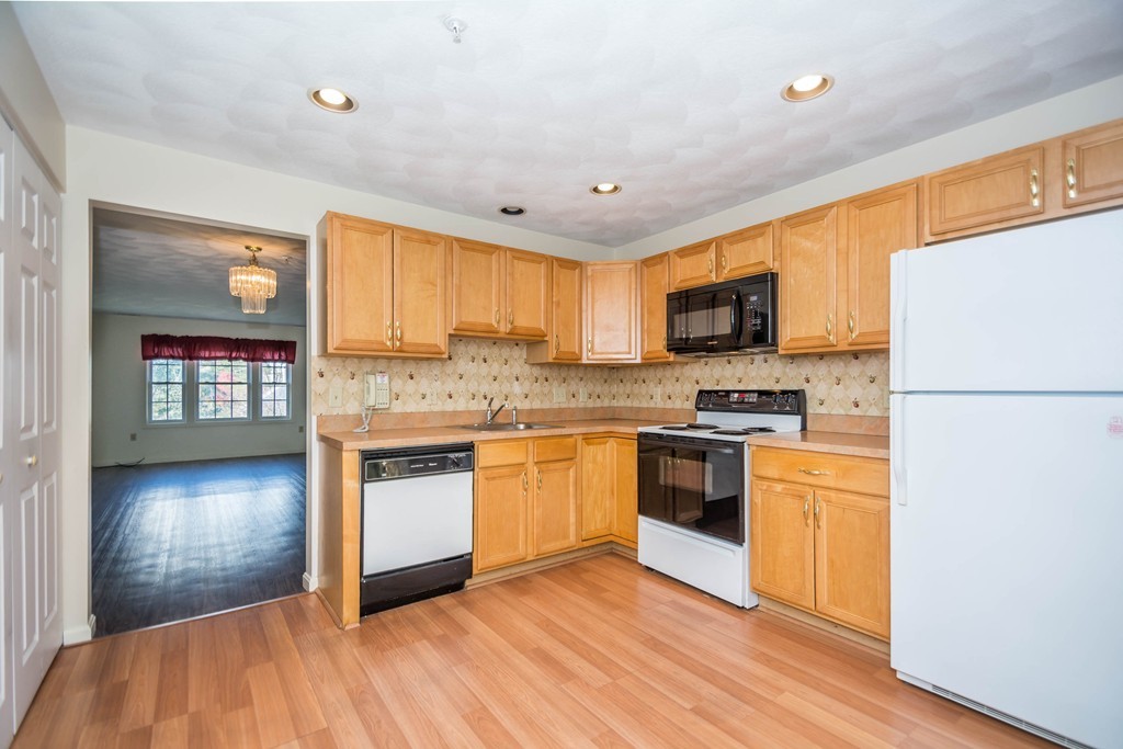 396 Boston Road, Unit 305 Billerica, MA 01821 - Photo 12 of 25 Gallery Image 12