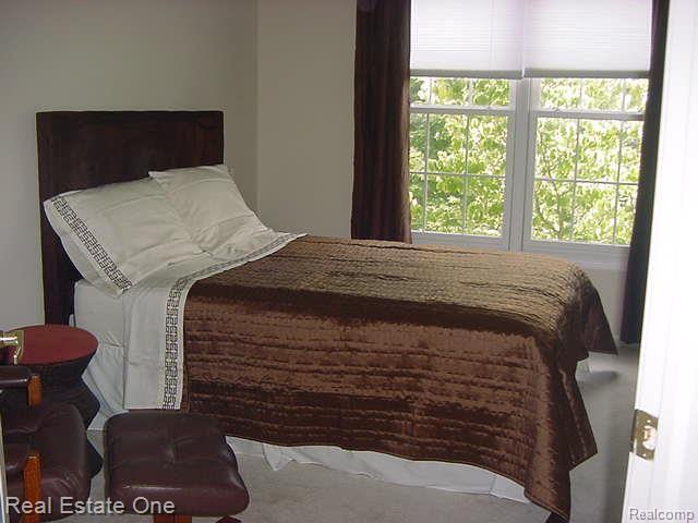 4246 Bold Meadows Rochester, MI 48306 - Photo 7 of 25 3rd BEDROOM