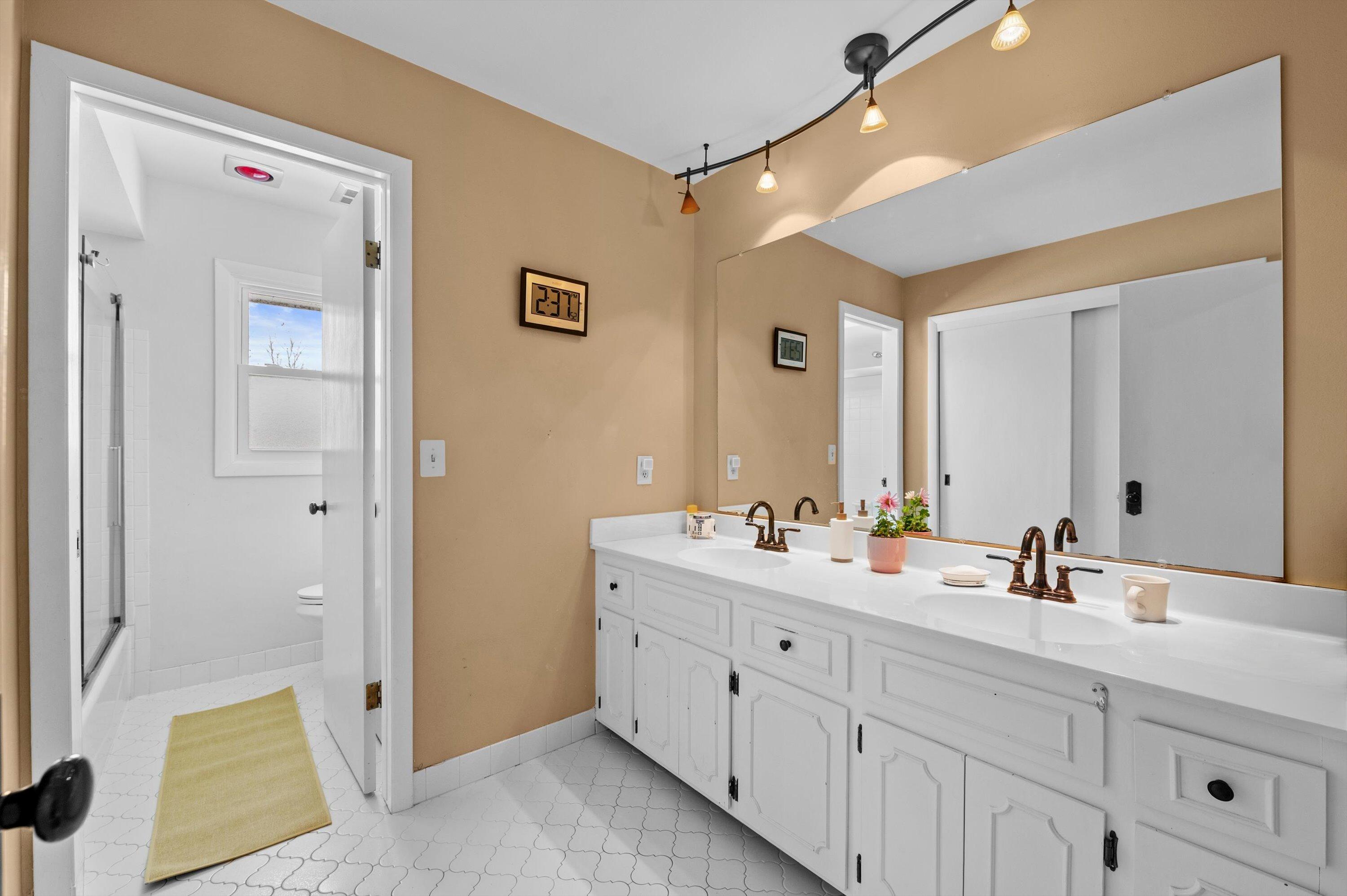 2626 West Ranch Road Mequon, WI 53092 - Photo 20 of 34 20