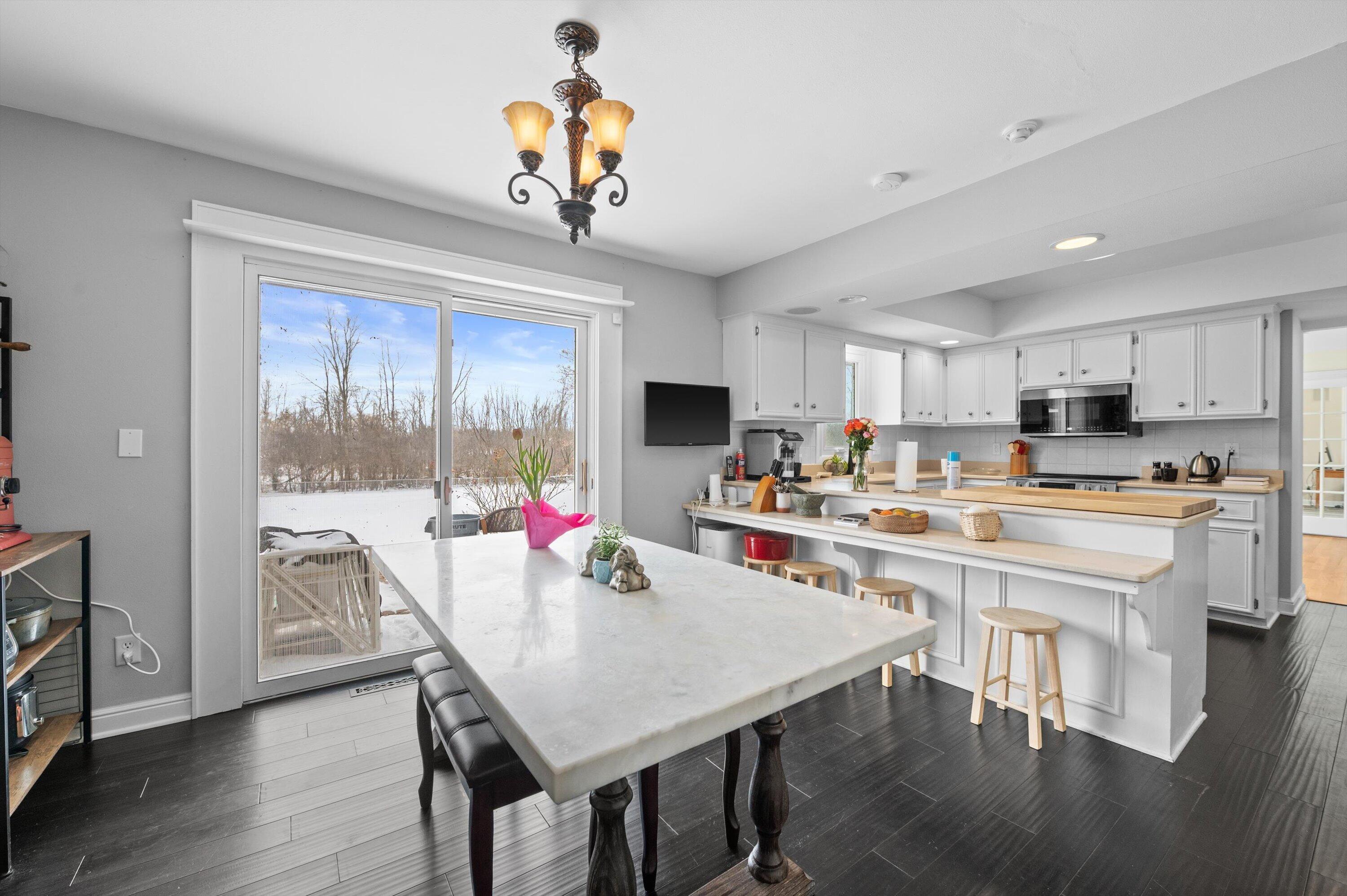 2626 West Ranch Road Mequon, WI 53092 - Photo 7 of 34 7