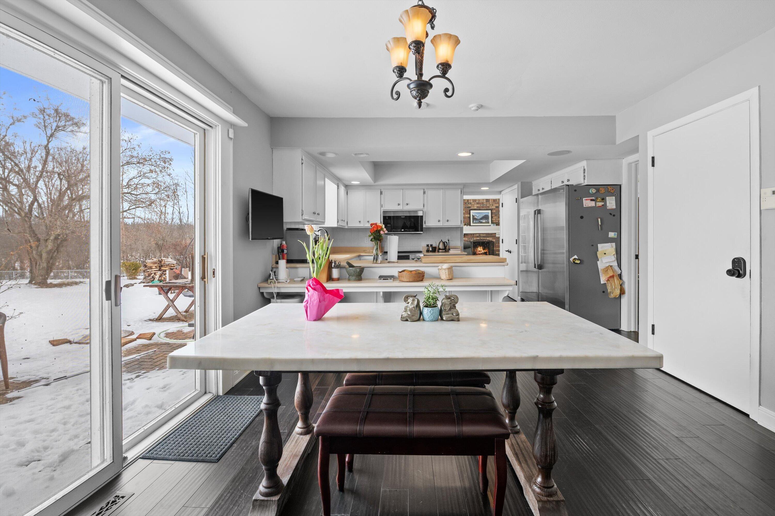 2626 West Ranch Road Mequon, WI 53092 - Photo 8 of 34 8