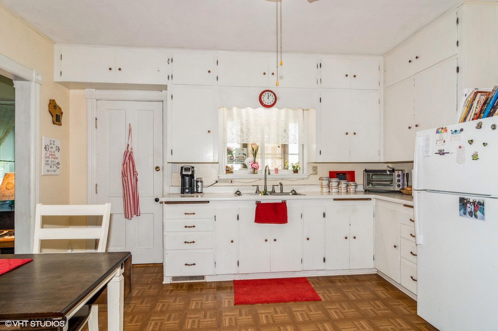 314 East Maple Avenue Beaver Dam, WI 53916 - Photo 2 of 16 04_314EMapleAve_5_Kitchen_Large