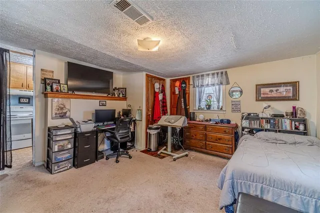 a view of yard with trees