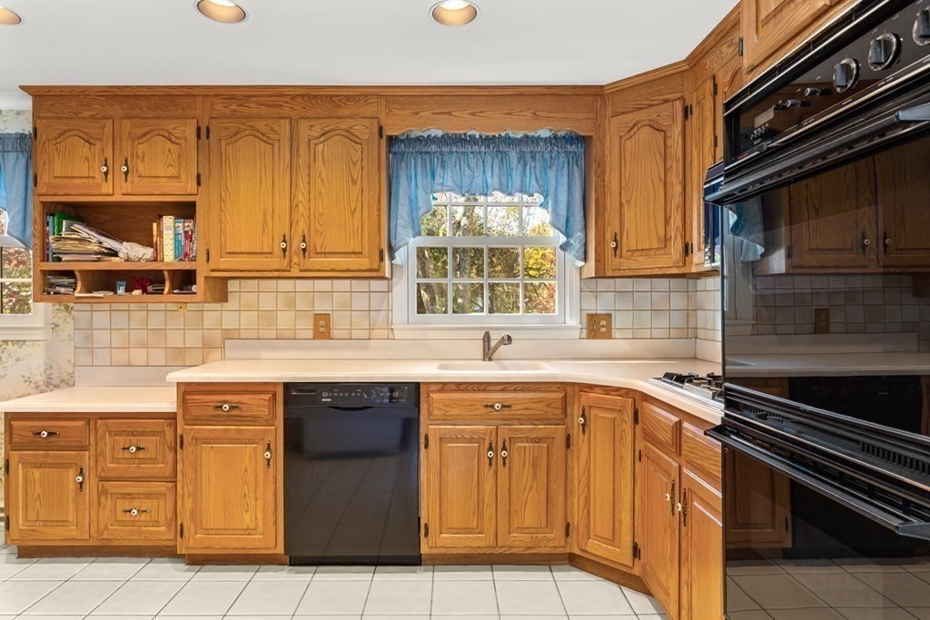 18 Island Road Franklin, MA 02038 - Photo 20 of 42 Gallery Image 20
