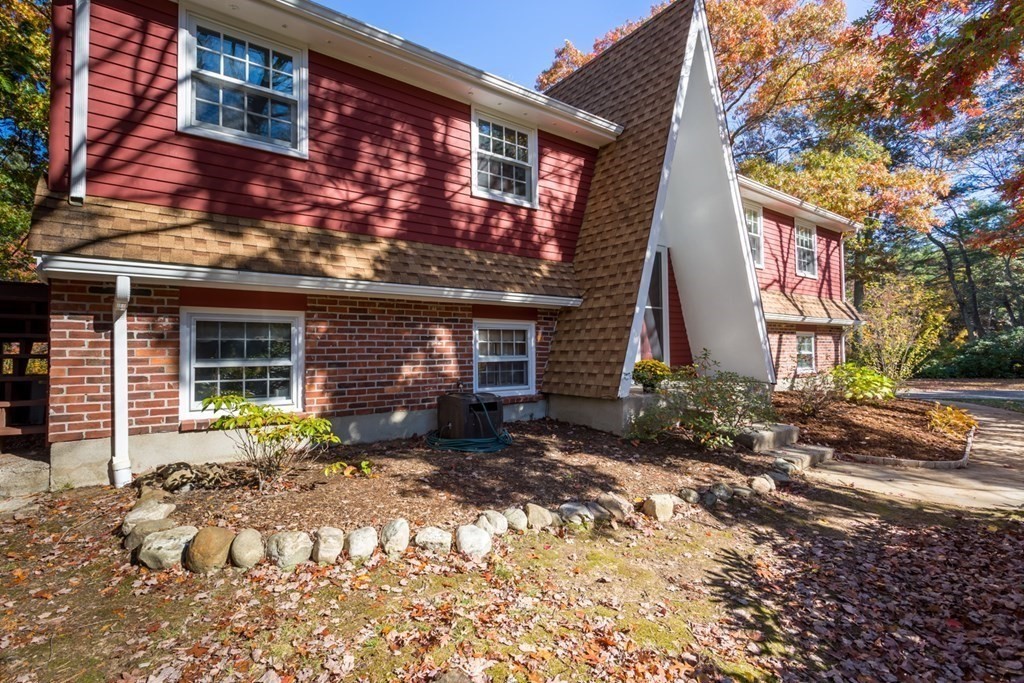 18 Island Road Franklin, MA 02038 - Photo 5 of 42 Gallery Image 5