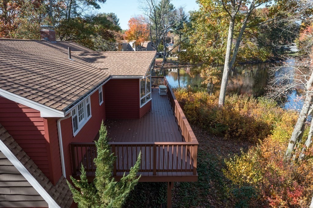 18 Island Road Franklin, MA 02038 - Photo 7 of 42 Gallery Image 7