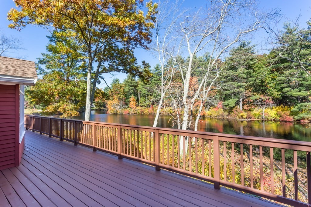 18 Island Road Franklin, MA 02038 - Photo 8 of 42 Gallery Image 8
