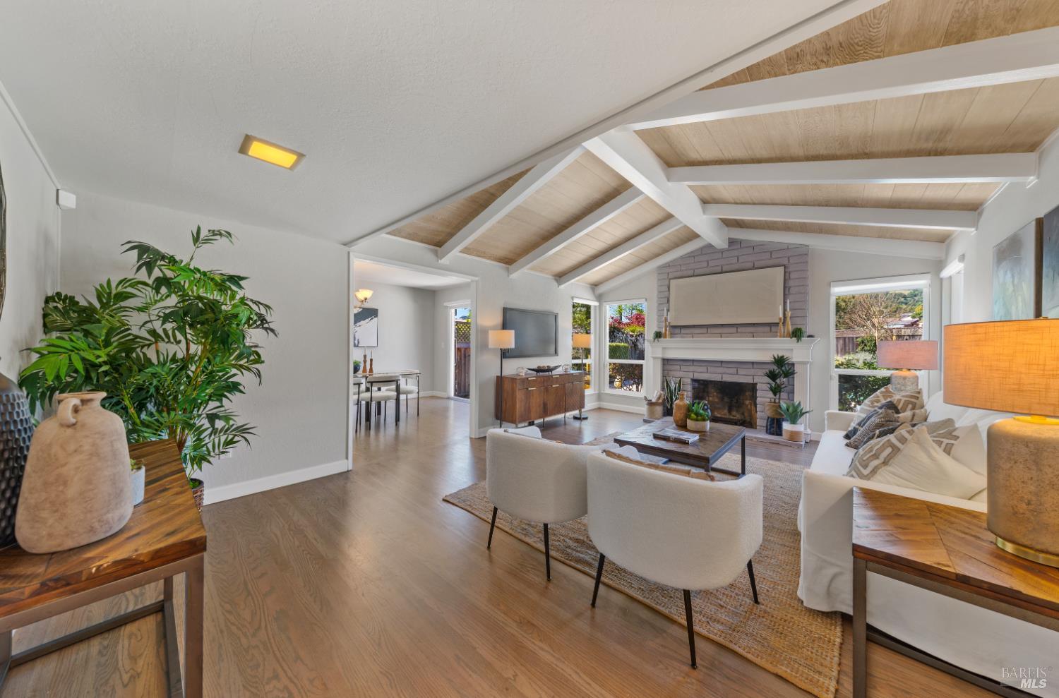 77 Clemente Court Novato, CA 94945 - Photo 8 of 50