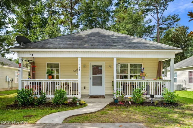 $214,900 | 305 Woodrow Street, Tabor City, NC 28463
