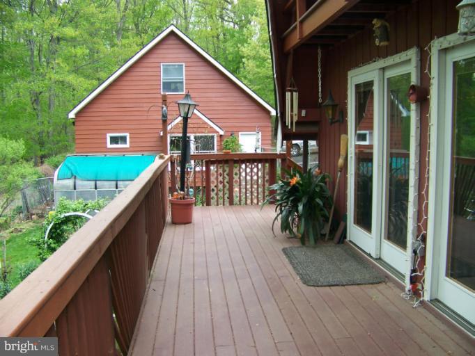 6340 Quinn Road Frederick, MD 21701 - Photo 24 of 30 Trex Deck