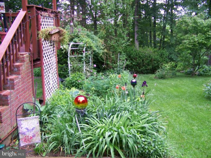 6340 Quinn Road Frederick, MD 21701 - Photo 28 of 30 Flower Bed