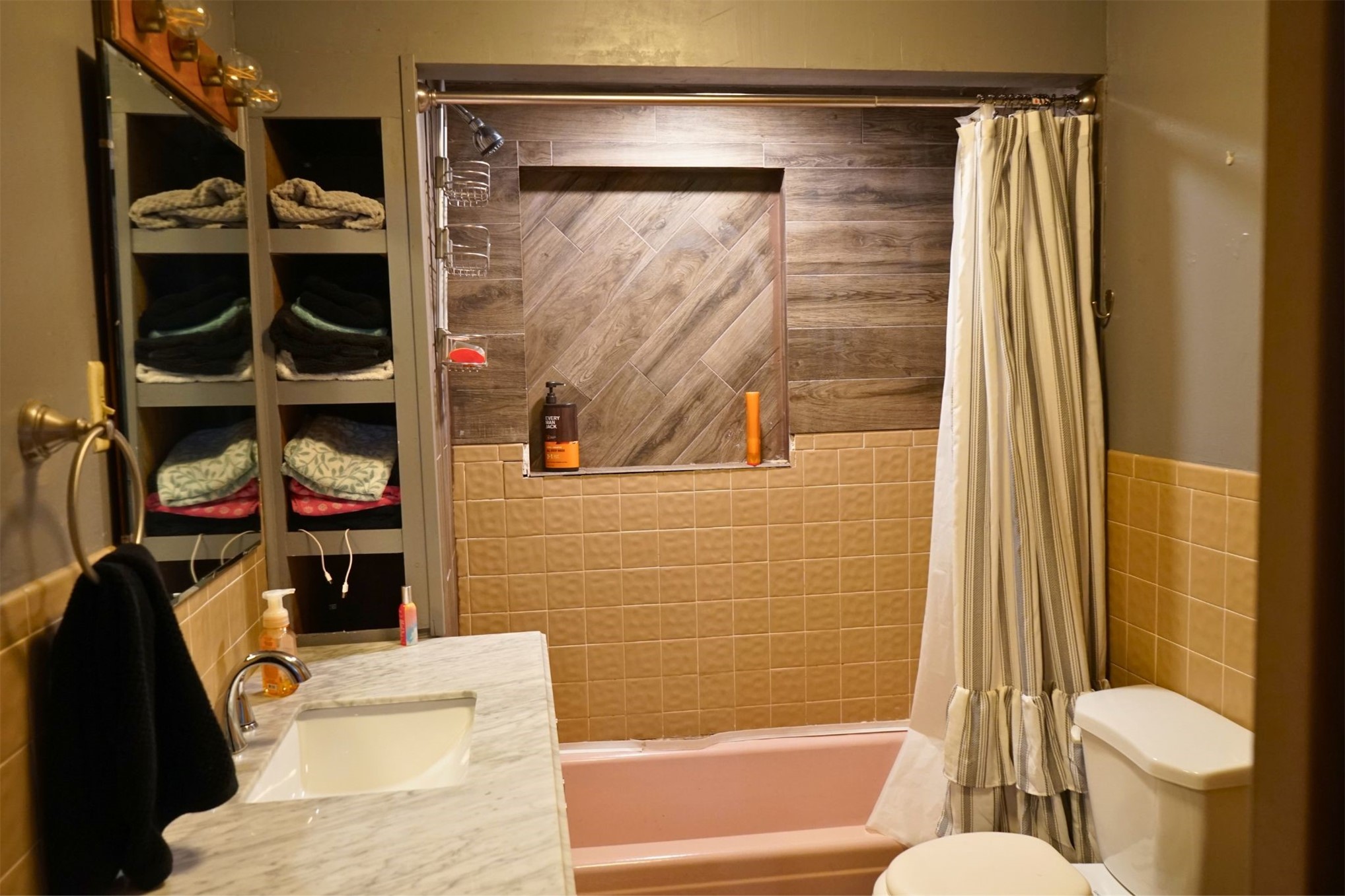 4082 North 374 Road Atwood, OK 74827 - Photo 22 of 52 Hall bath