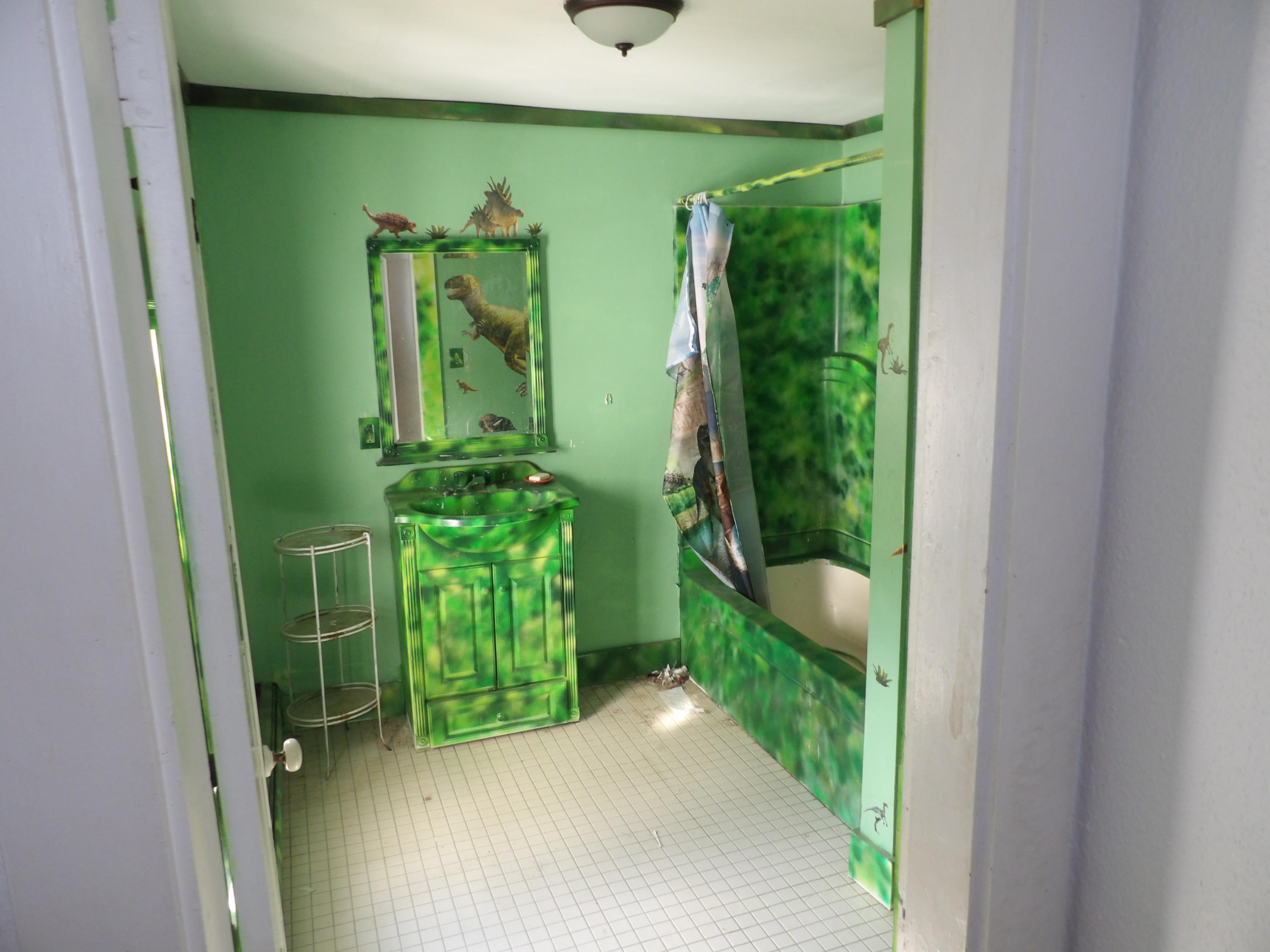 647 Herrick Road Sargentville, ME 04673 - Photo 18 of 42 Altenhoffen bath 2