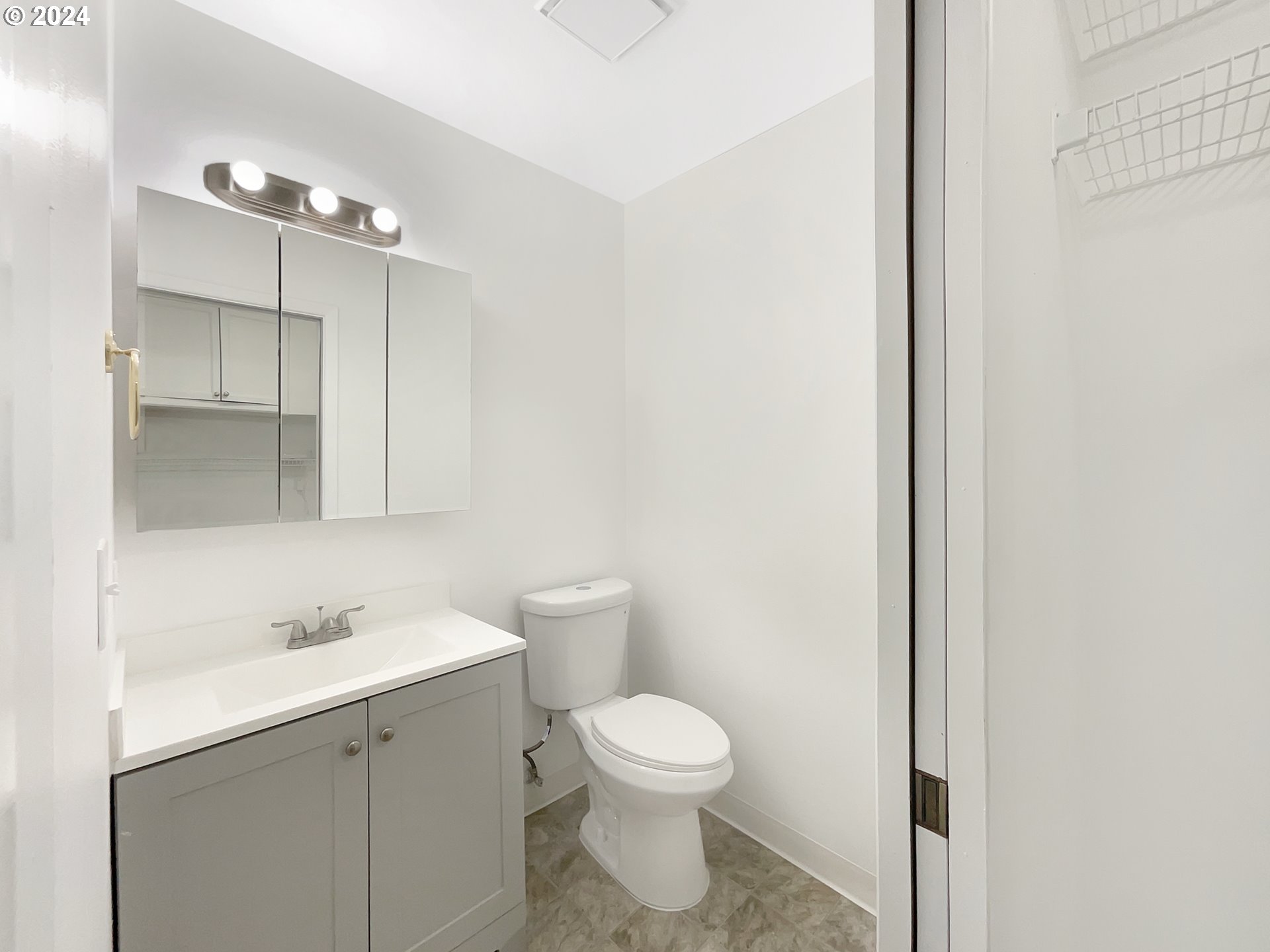 14252 Southwest Farmington Road Beaverton, OR 97005 - Photo 11 of 22 Gallery Image 11