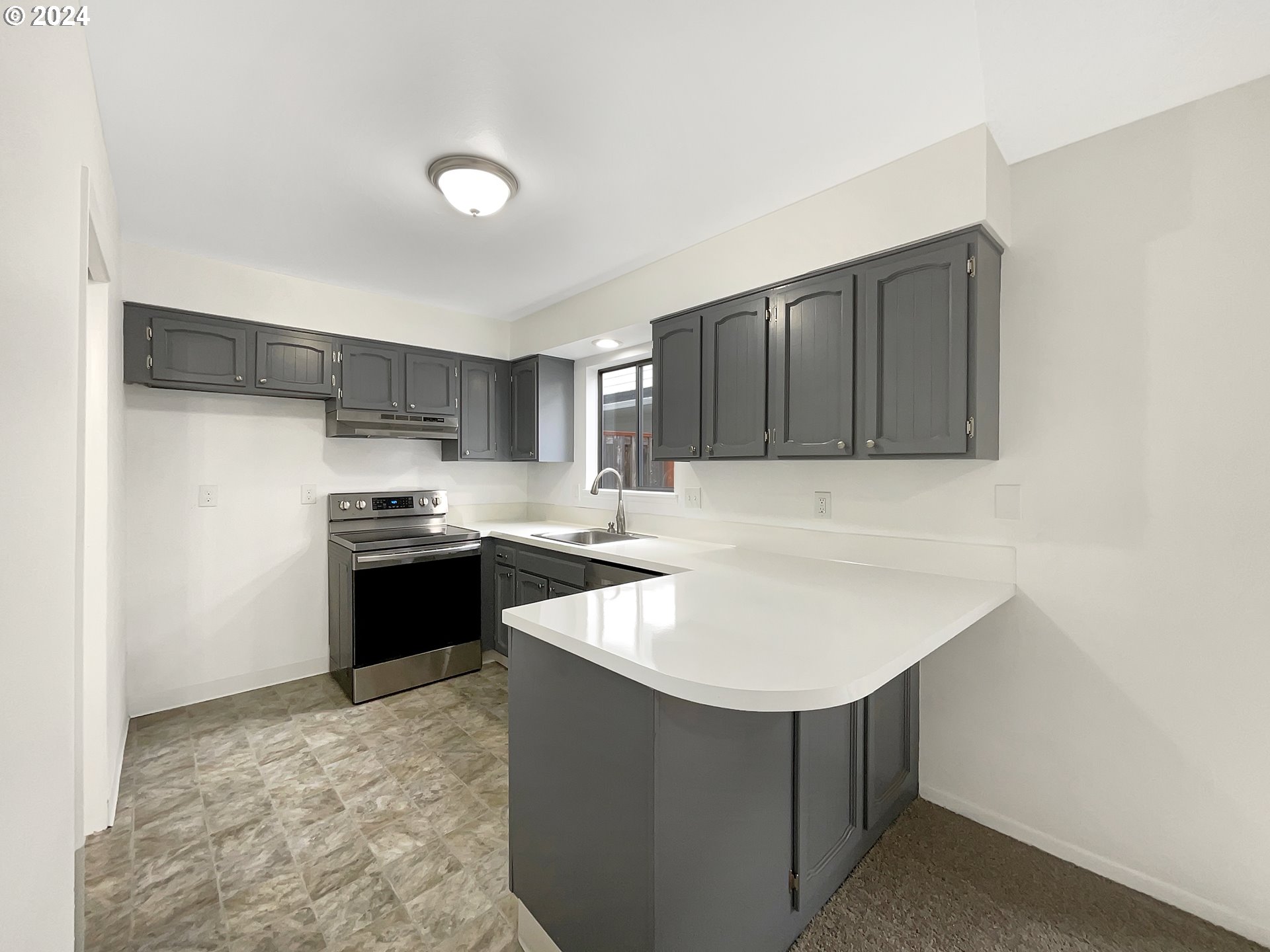 14252 Southwest Farmington Road Beaverton, OR 97005 - Photo 10 of 22 Gallery Image 10