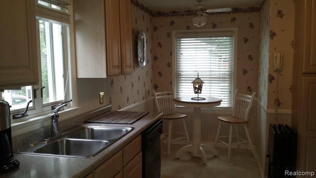 2411 Crooks Road Royal Oak, MI 48073 - Photo 6 of 19 20140705_153202.jpg