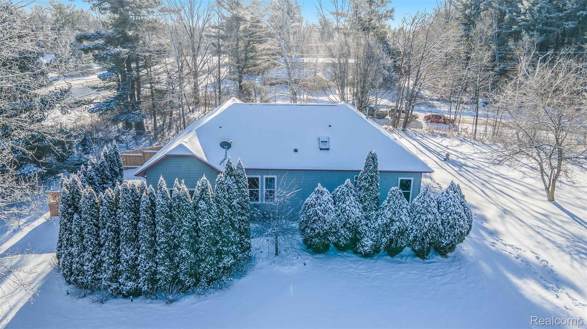 7601 Busch Road Birch Run, MI 48415 - Photo 10 of 40 DJI_0672.jpg