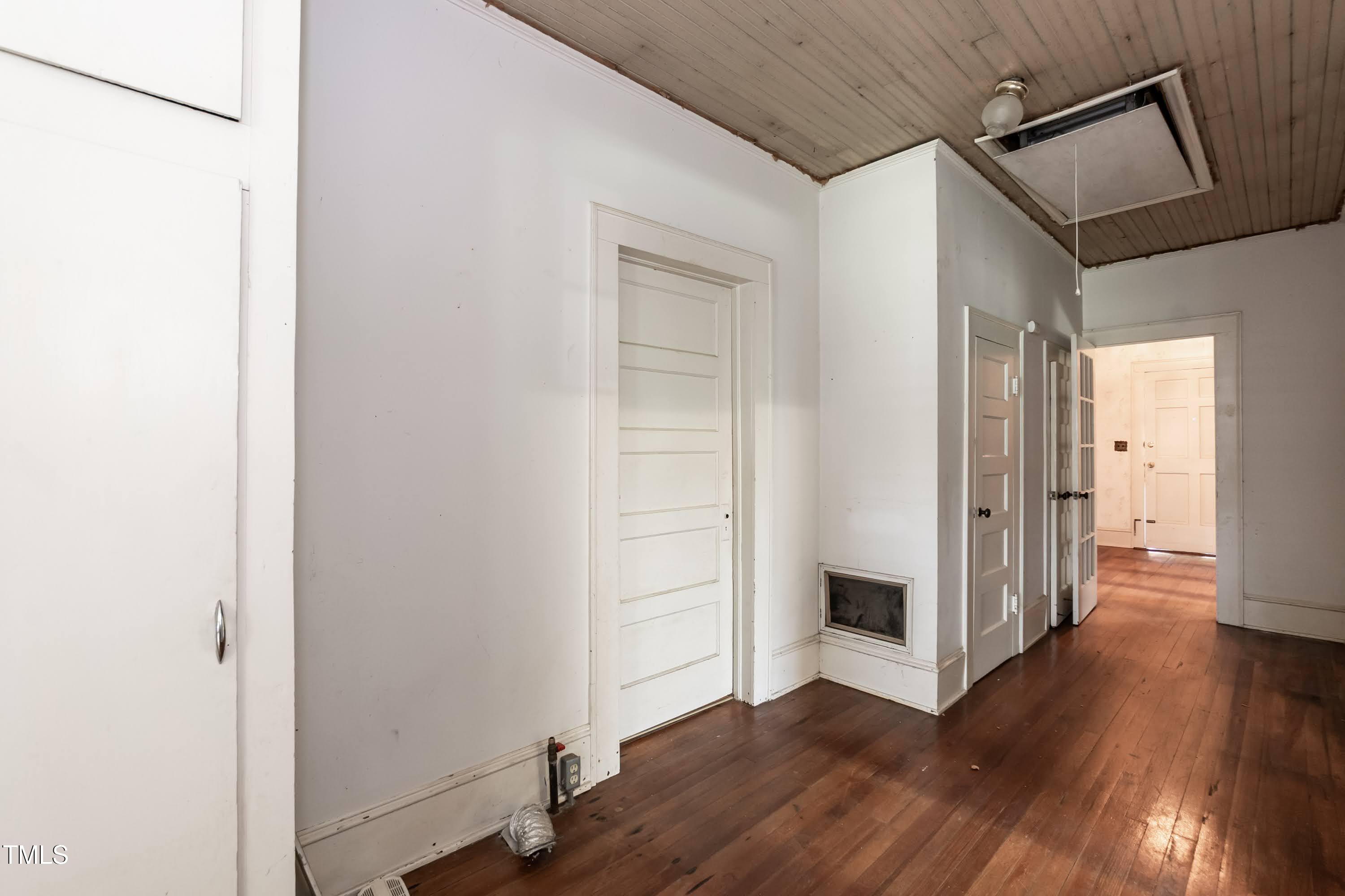 310 Spring Street Durham, NC 27703 - Photo 26 of 43 Hall 01