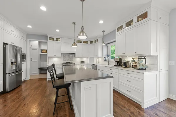 $900,000 | 2367 Angela Lane, Aurora, IL 60502