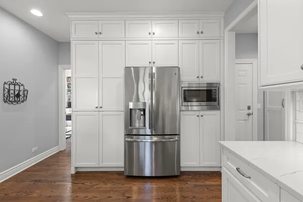 $900,000 | 2367 Angela Lane, Aurora, IL 60502