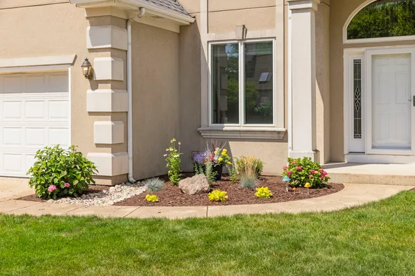 $900,000 | 2367 Angela Lane, Aurora, IL 60502