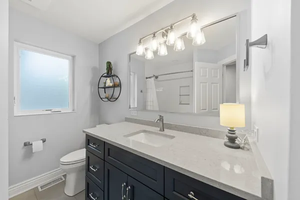 $900,000 | 2367 Angela Lane, Aurora, IL 60502