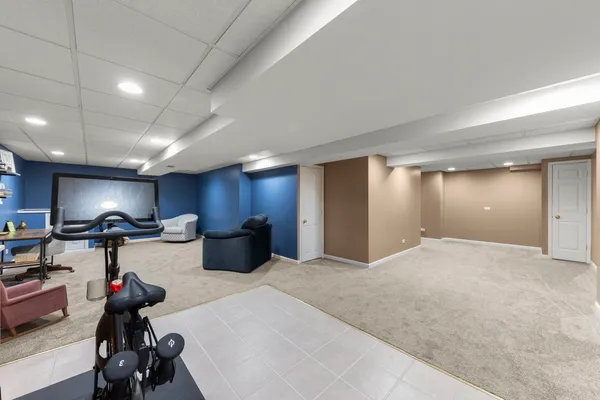 $900,000 | 2367 Angela Lane, Aurora, IL 60502