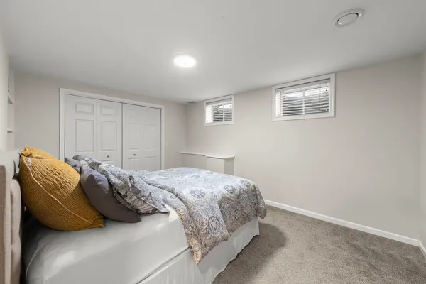 $900,000 | 2367 Angela Lane, Aurora, IL 60502