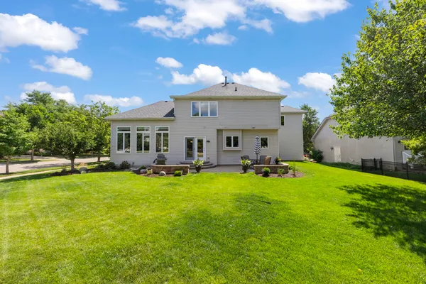 $900,000 | 2367 Angela Lane, Aurora, IL 60502