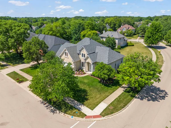 $900,000 | 2367 Angela Lane, Aurora, IL 60502