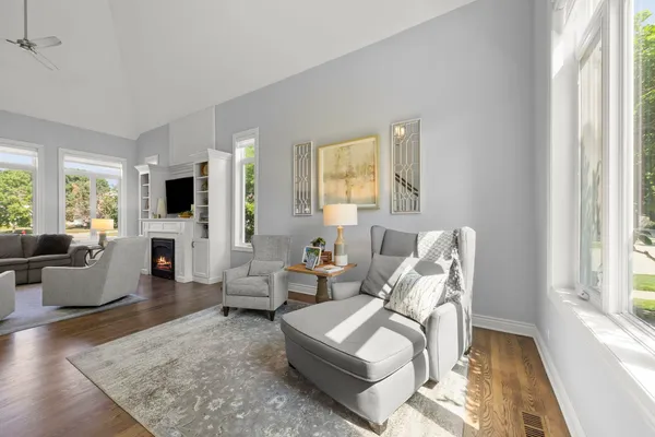 $900,000 | 2367 Angela Lane, Aurora, IL 60502