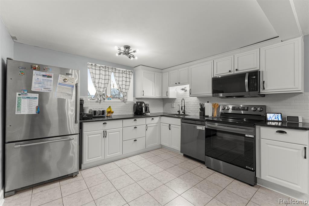 50001 Geddes Road Canton, MI 48188 - Photo 20 of 41