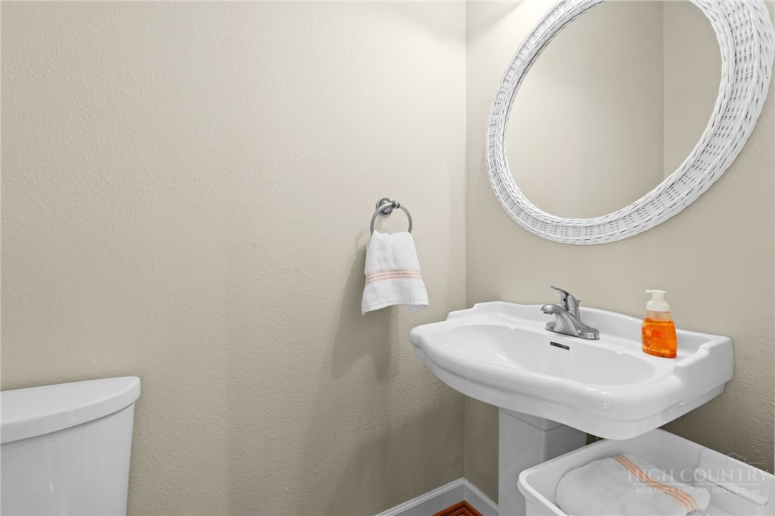 76 Walter Ridge Road West Jefferson, NC 28694 - Photo 12 of 50 Gallery Image 12