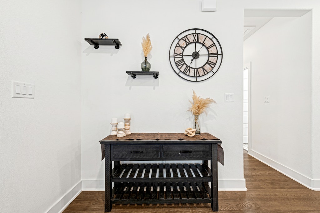 113 Wake Lane Georgetown, TX 78633 - Photo 21 of 33 a view of a hallway with elevator
