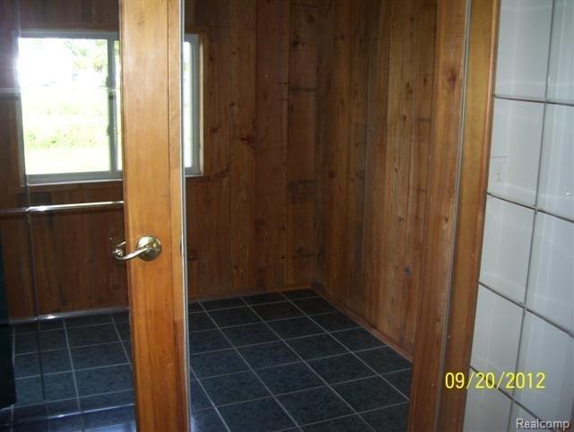 11165 East Bristol Road Davison, MI 48423 - Photo 19 of 20 entry.jpg