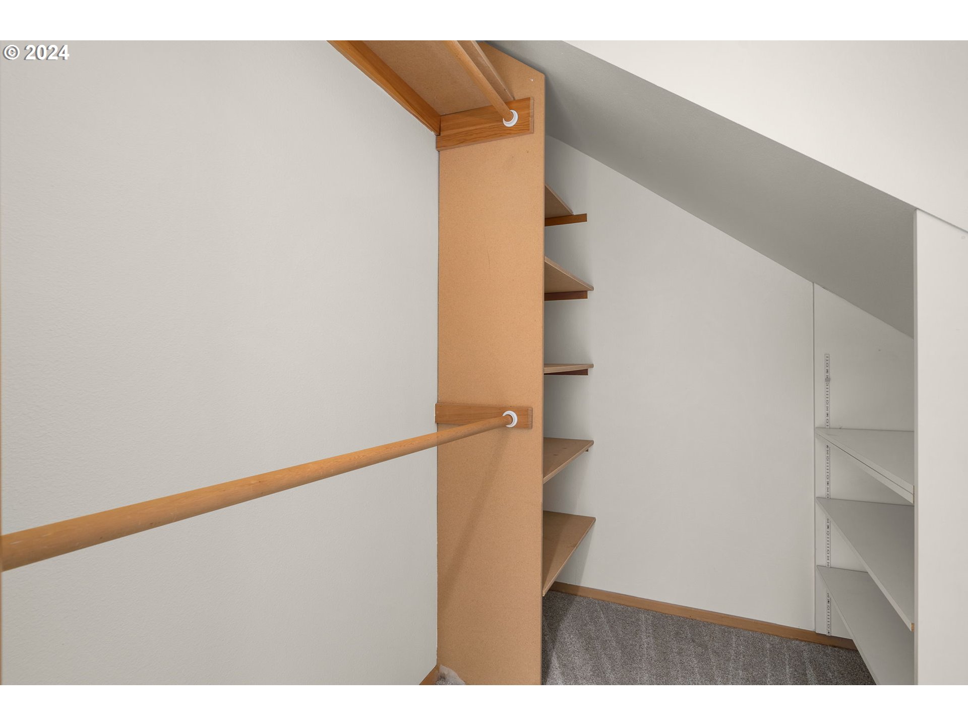 202 Southwest Custer Street Portland, OR 97219 - Photo 17 of 27 Gallery Image 17