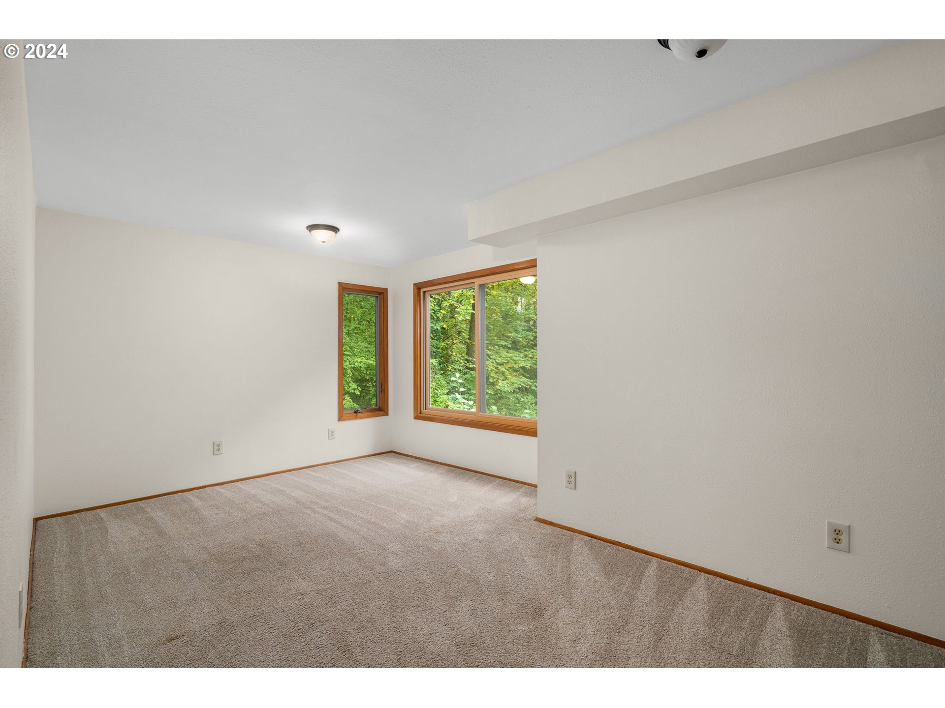 202 Southwest Custer Street Portland, OR 97219 - Photo 19 of 27 Gallery Image 19