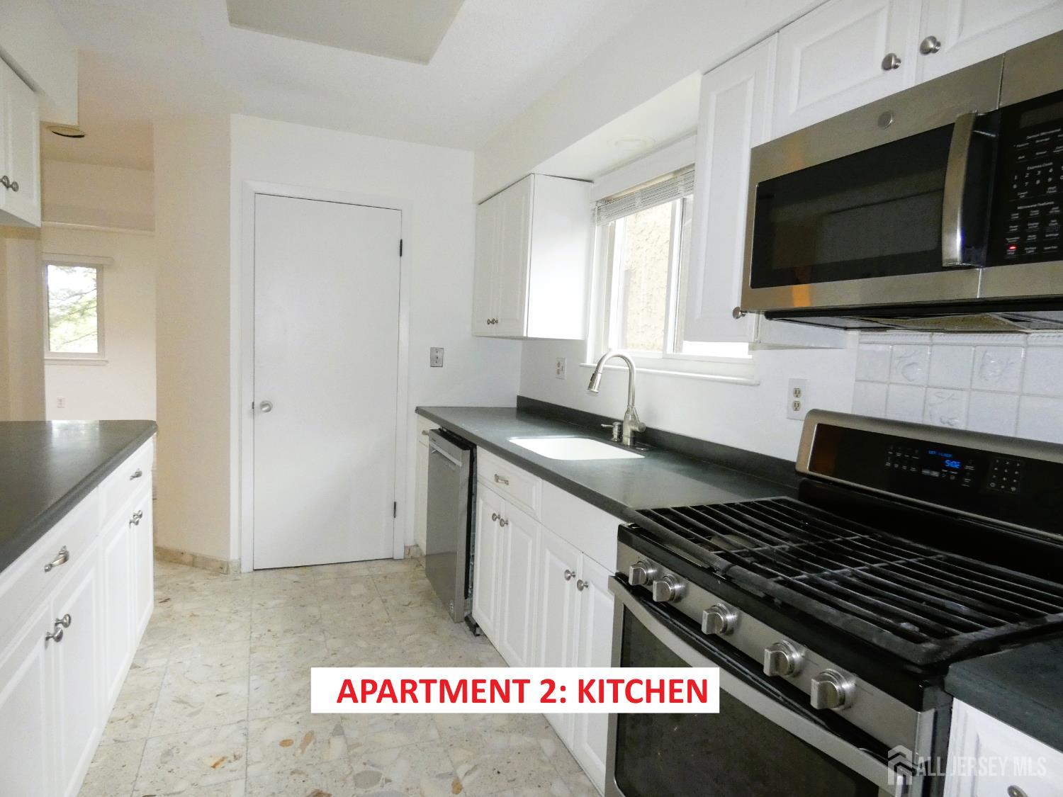 55 Smith Street Perth Amboy, NJ 08861 - Photo 19 of 39