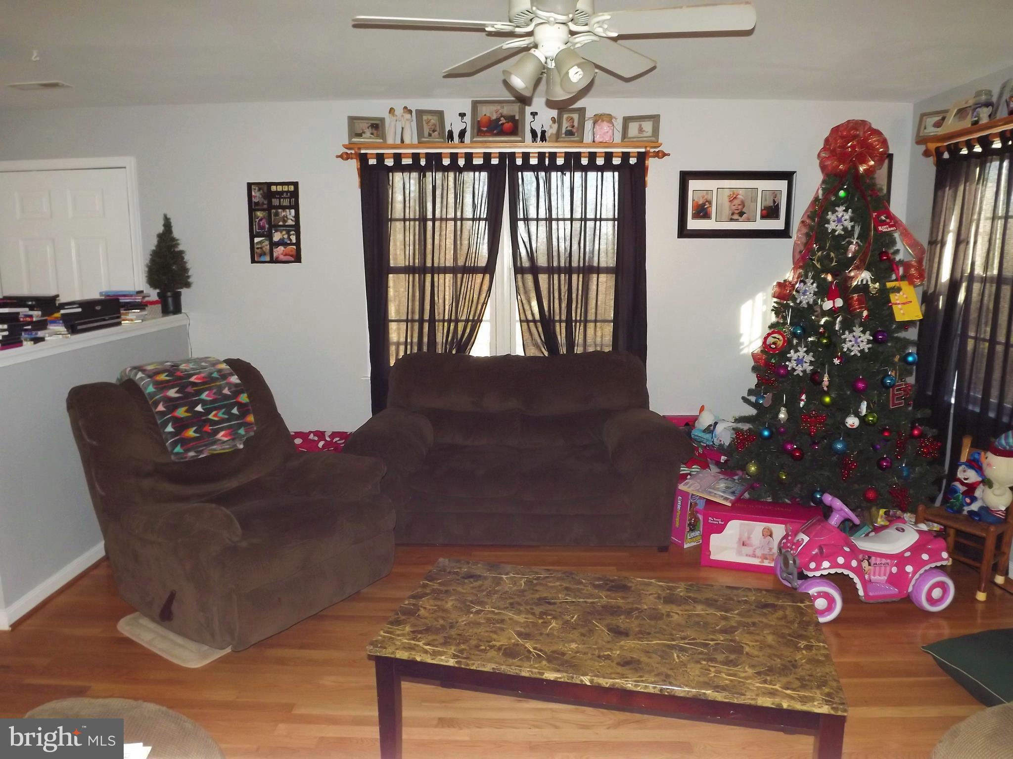 14094 Reva Road Boston, VA 22713 - Photo 15 of 30 Living Room