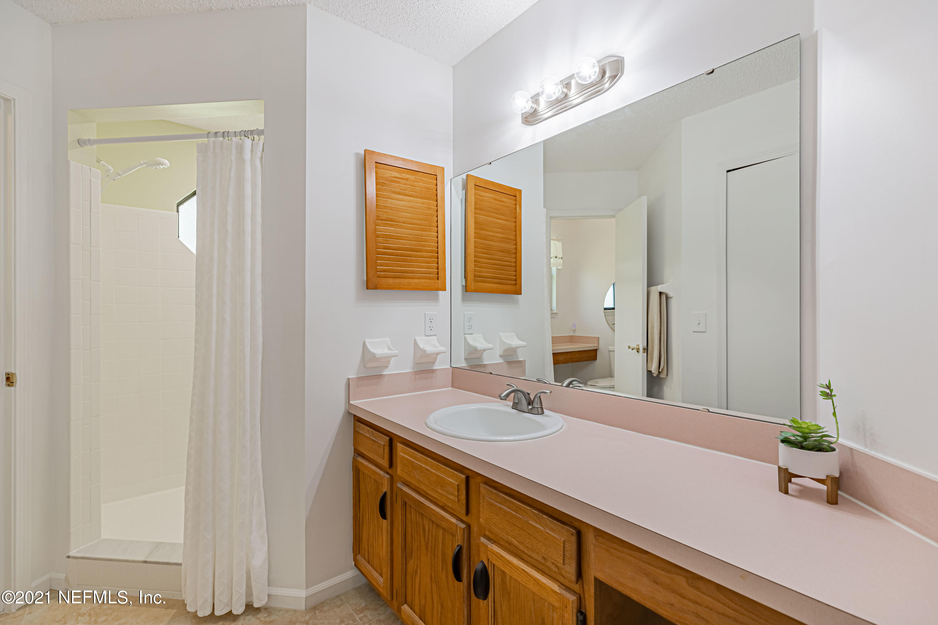 8430 Winter Berry Road Jacksonville, FL 32210 - Photo 19 of 28 19 Primary Bathroom
