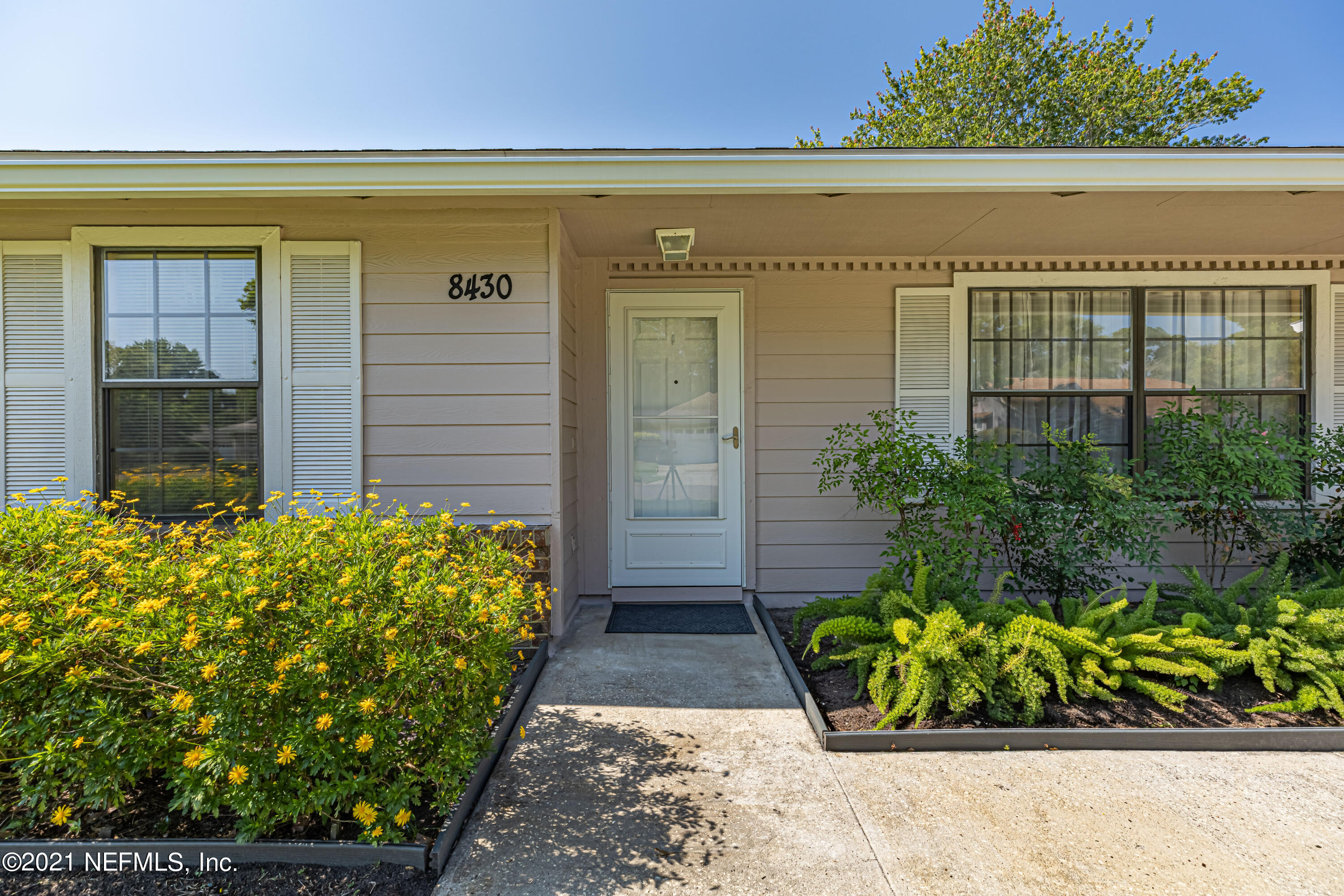8430 Winter Berry Road Jacksonville, FL 32210 - Photo 5 of 28 5 Front Door