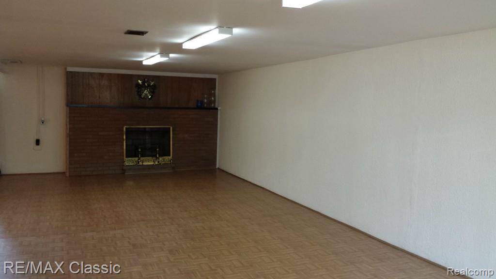 17715 Rougeway Street Livonia, MI 48152 - Photo 26 of 34 2014-09-25 14.45