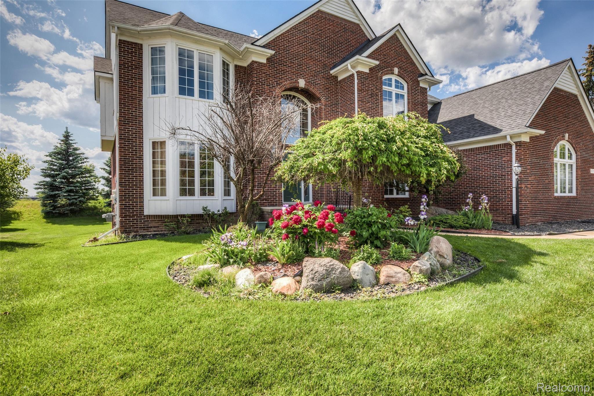 2076 Rookery Drive Rochester, MI 48309 - Photo 37 of 37 37 - Welcome Home!.jpg