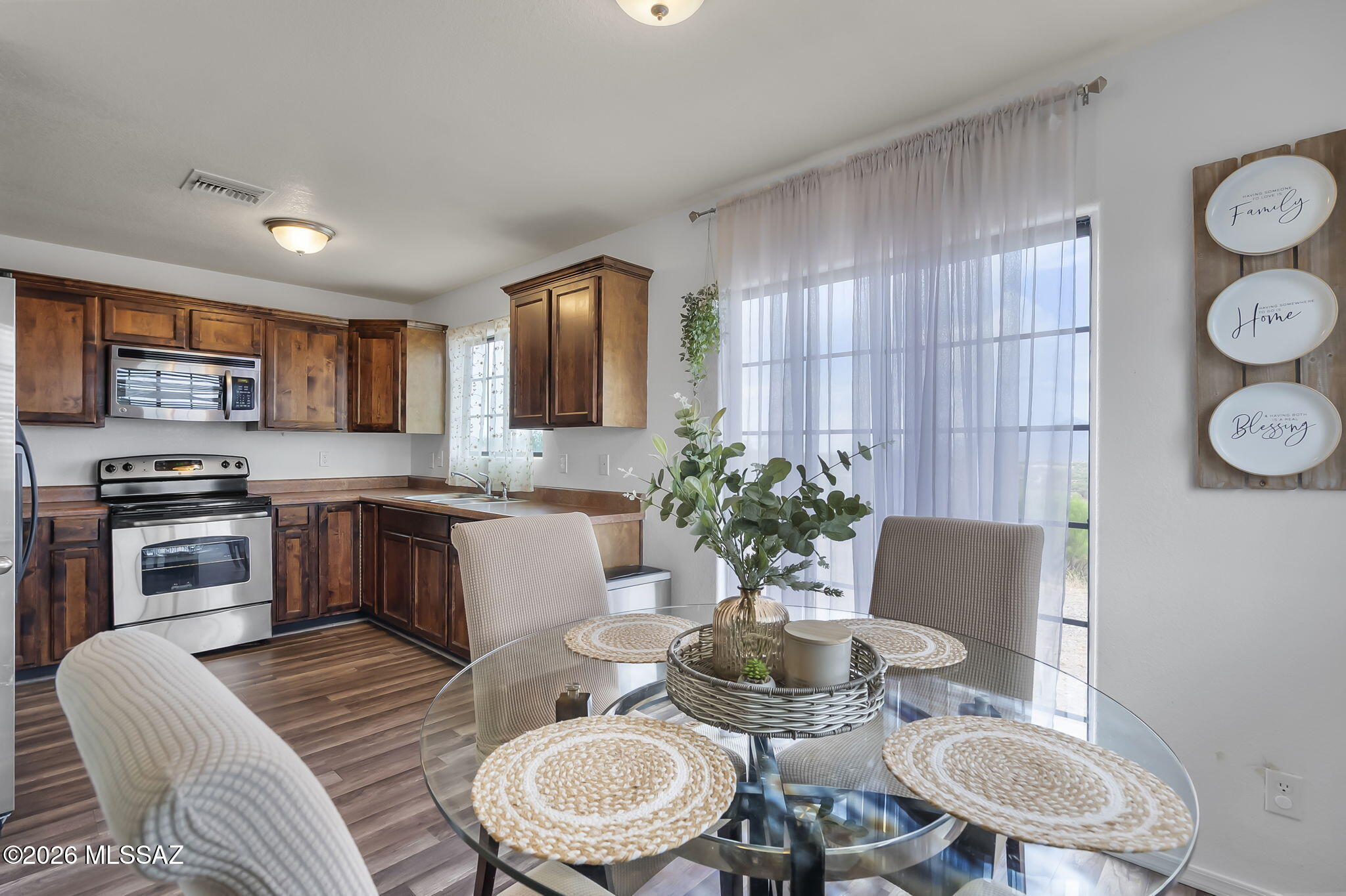 562 Paseo Palomino
