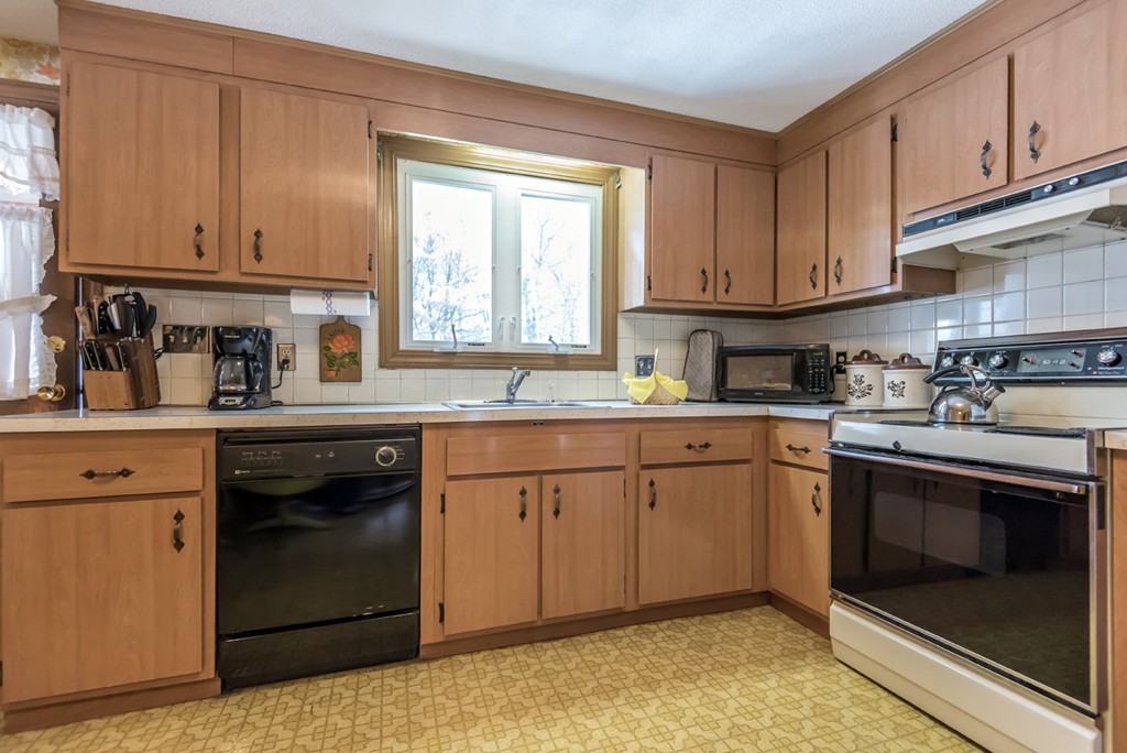 77 Greenwood Road Andover, MA 01810 - Photo 12 of 25 Gallery Image 12